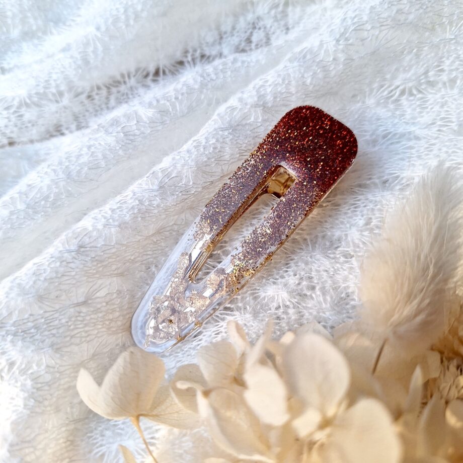 photo de barrette paillettes et feuille d'or